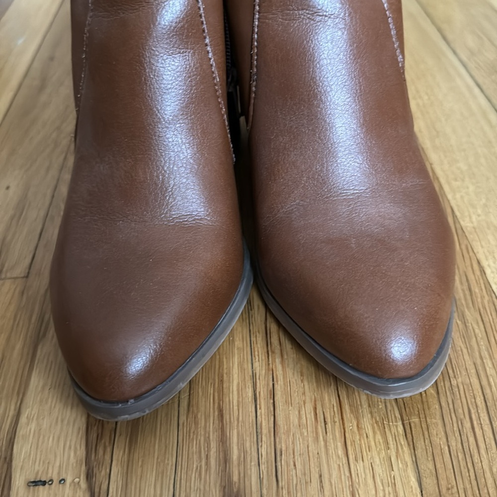 Boots - Picture 4 of 6